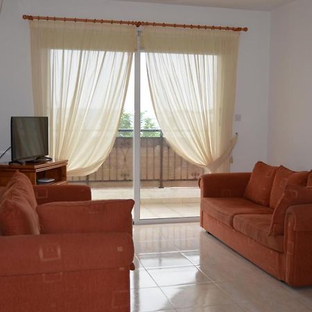 Ithaki Gardens Apartment 107 Paphos Bagian luar foto